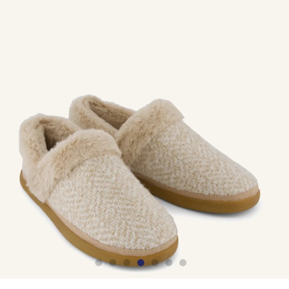 TOMS Cream Fuzzy Slip-Ons - Picture 6 of 6